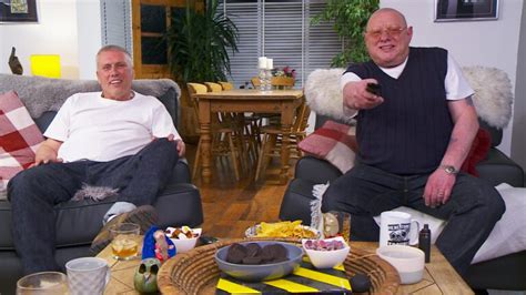 who are the celebrities on gogglebox 2023